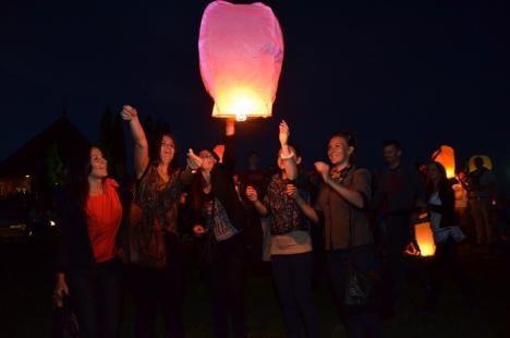 ASUOfest s-a terminat cu lampioane colorate "aruncate" peste oraş (FOTO)